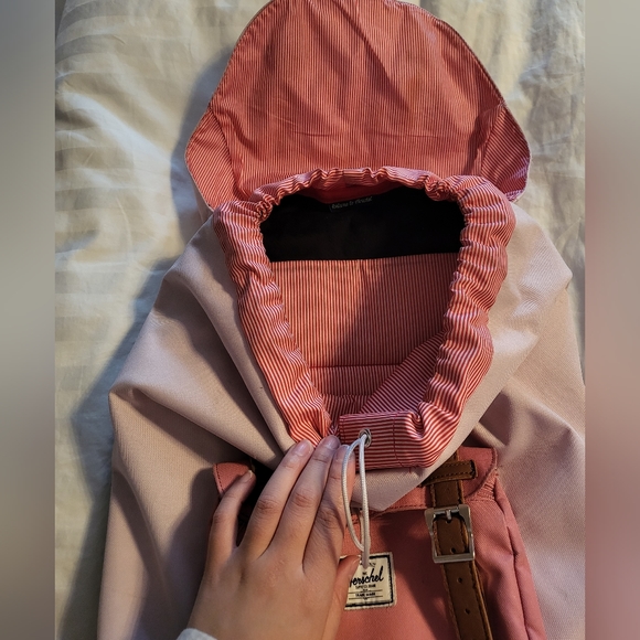 Herschel Backpack - Picture 3 of 5